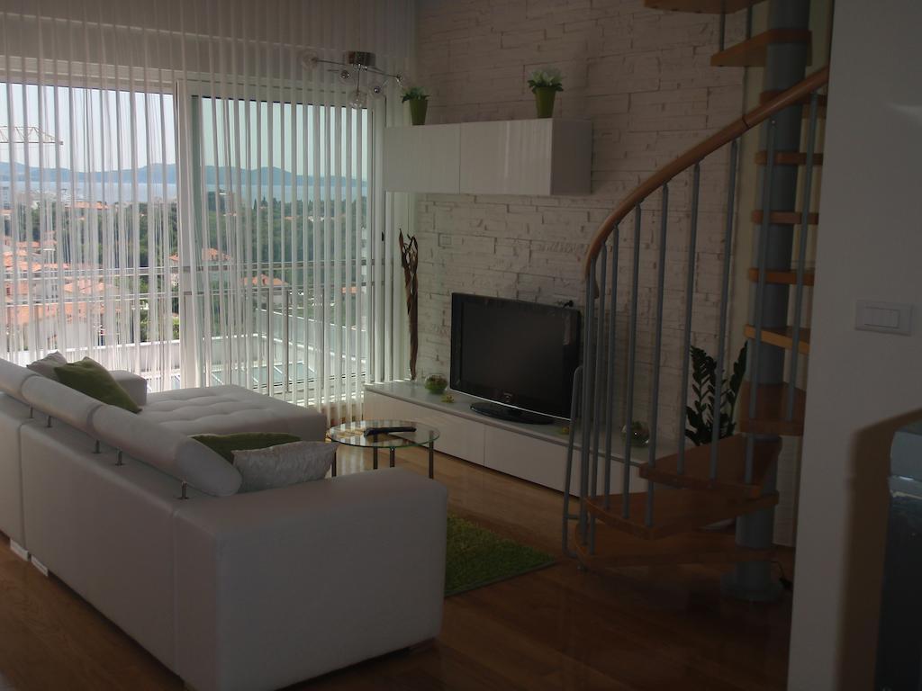 Apartment Tammy ザダル 部屋 写真